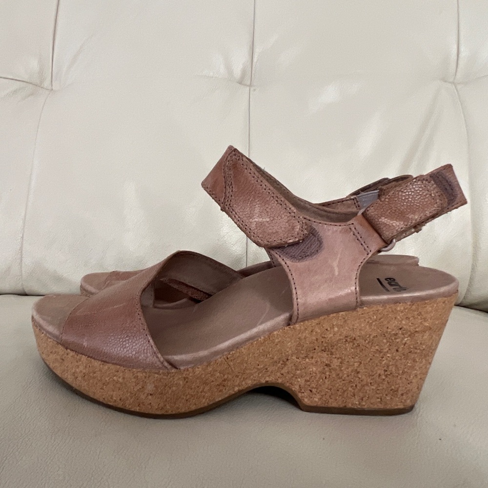 Earth Khaya Kella Taupe Brown Leather Cork Wedge Platform Sandal Shoe Size 9,5
